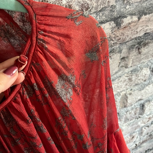 Free People Gorgeous layered dress, slip dress underneath with adjustable straps - Picture 12 of 12